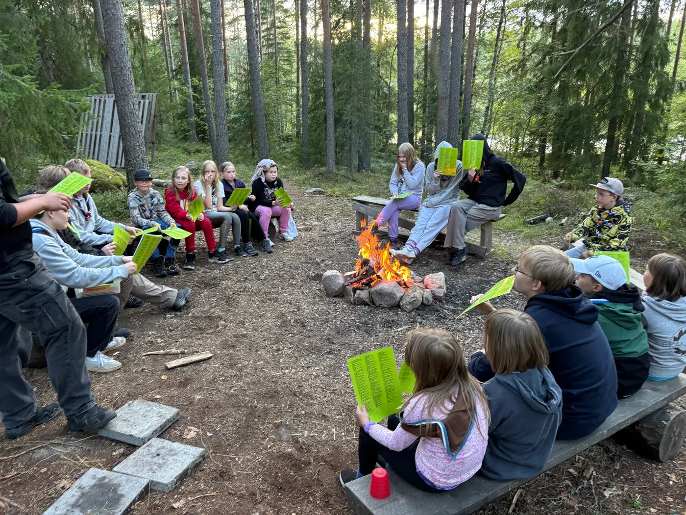 Mitä sudenpennut tekevät partiossa? – Eräkamujen sudenpentutoiminta Keravalla (7–9-vuotiaat)